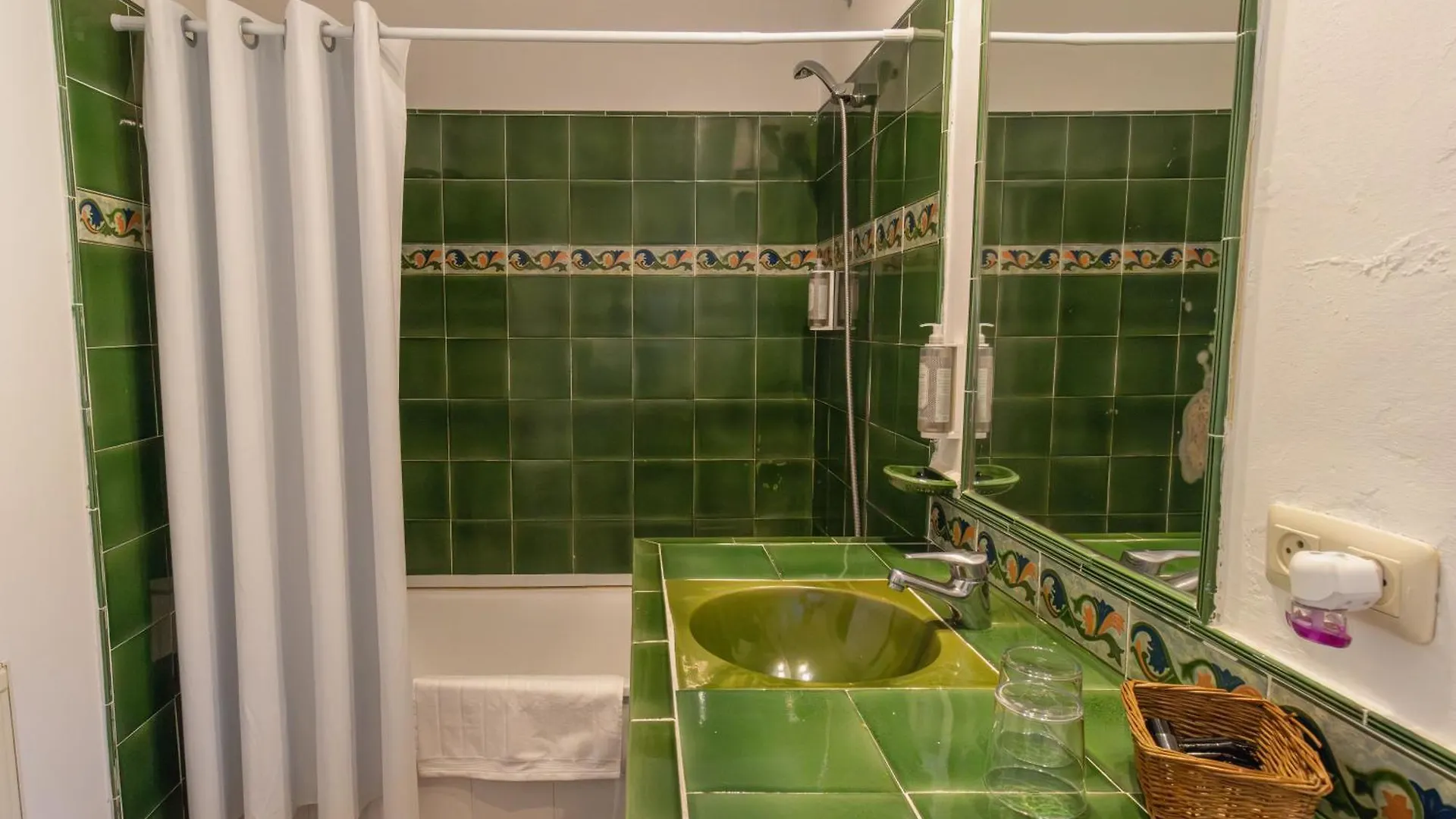 Hostal La Riera De Peratallada Pensión